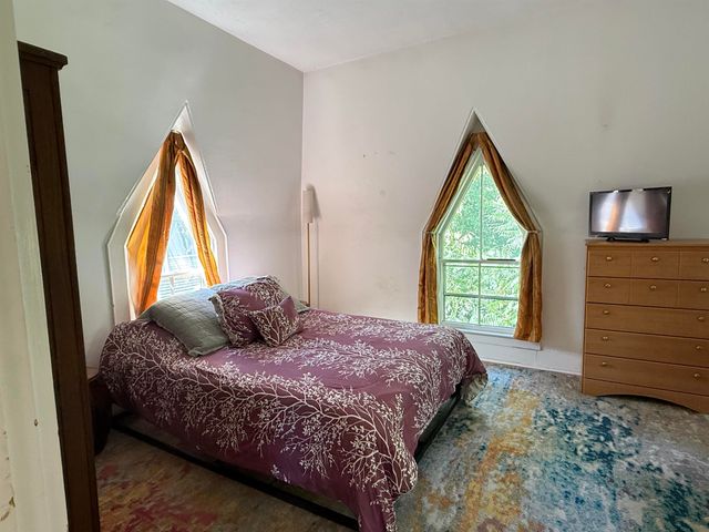 59 Highland Street, Brattleboro, VT 05301