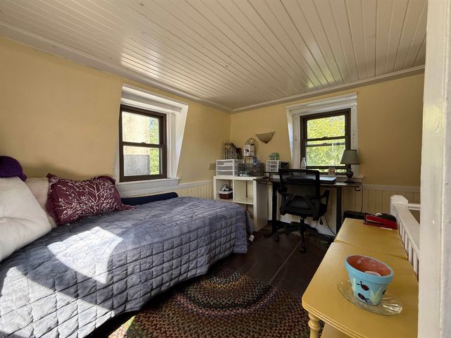 59 Highland Street, Brattleboro, VT 05301