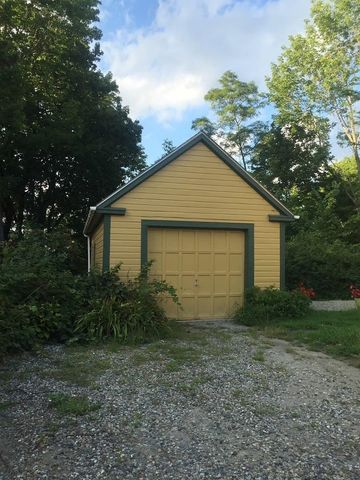59 Highland Street, Brattleboro, VT 05301