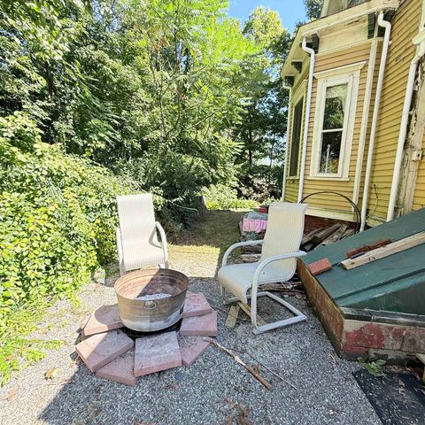 59 Highland Street, Brattleboro, VT 05301