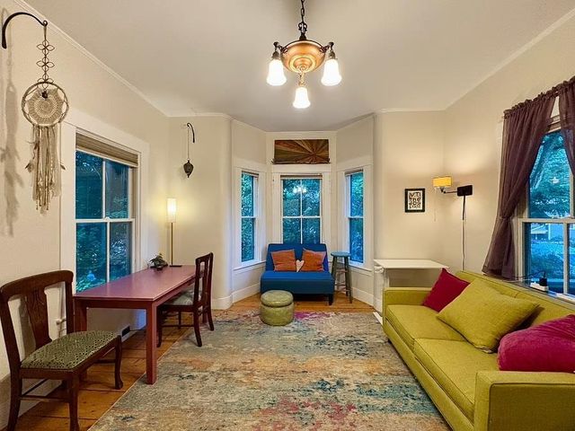 59 Highland Street, Brattleboro, VT 05301
