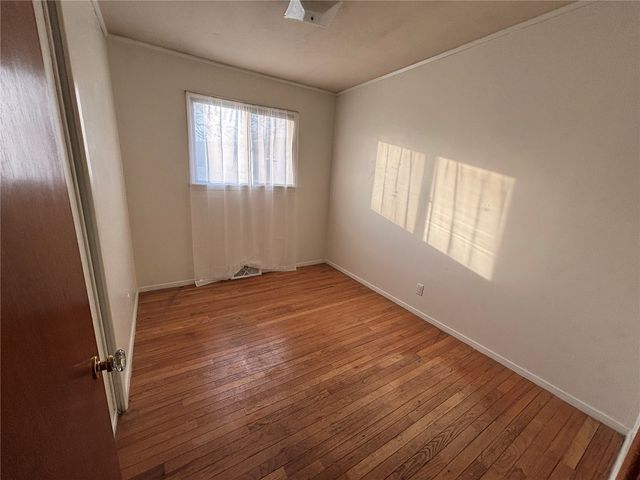 4505 Hiawatha Avenue NE, Cedar Rapids, IA 52402