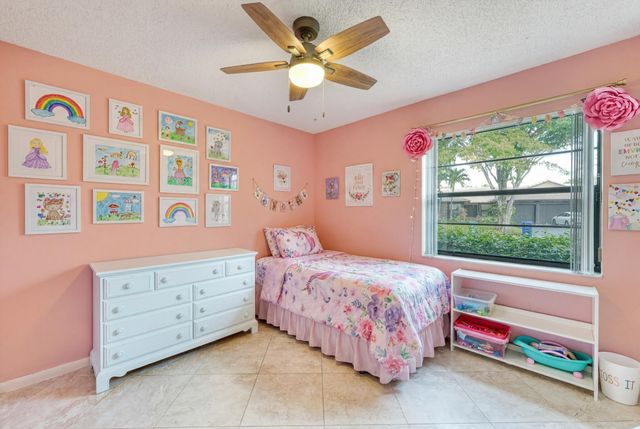 935 NW 110th Lane, Coral Springs, FL 33071
