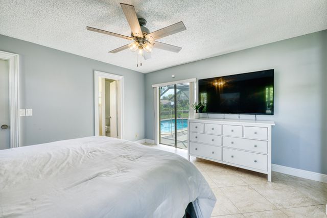 935 NW 110th Lane, Coral Springs, FL 33071