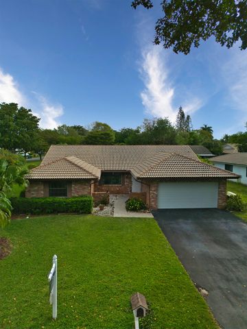 935 NW 110th Lane, Coral Springs, FL 33071