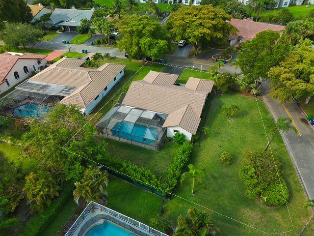935 NW 110th Lane, Coral Springs, FL 33071