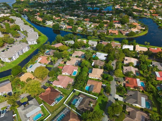 935 NW 110th Lane, Coral Springs, FL 33071
