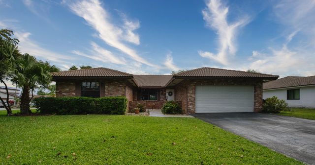 935 NW 110th Lane, Coral Springs, FL 33071
