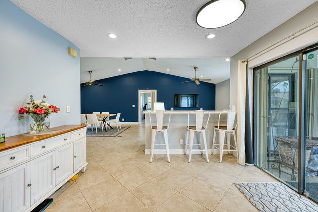 935 NW 110th Lane, Coral Springs, FL 33071
