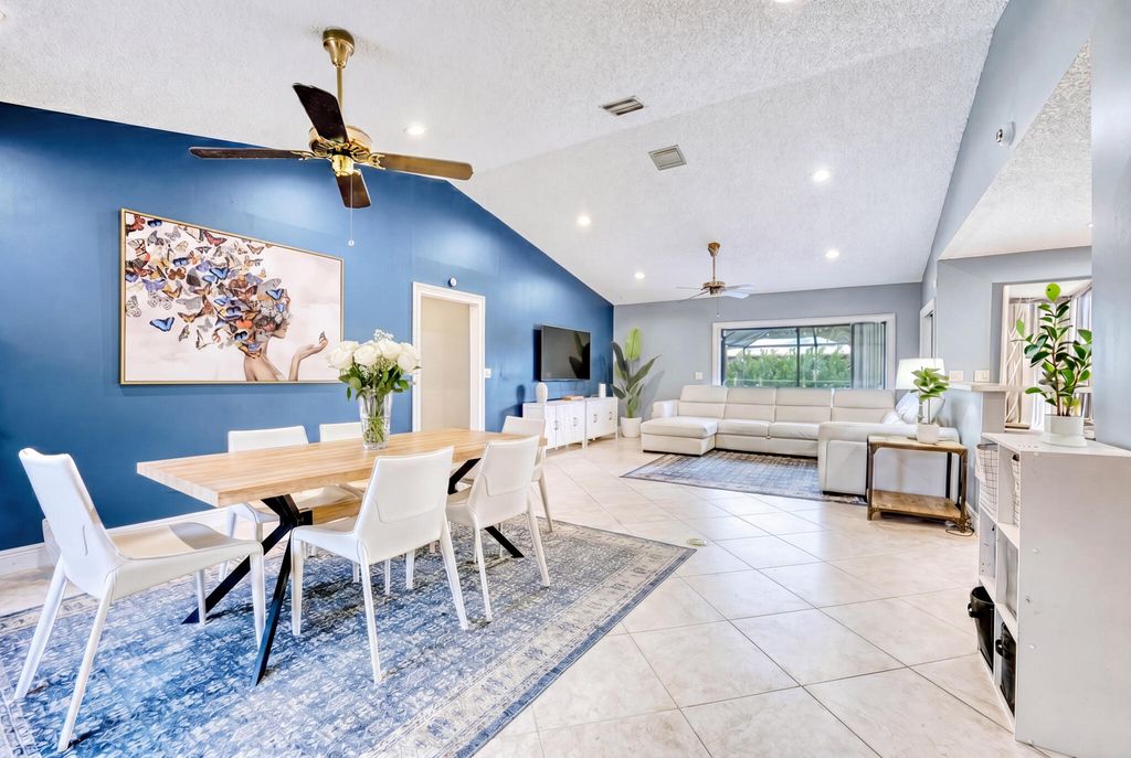 935 NW 110th Lane, Coral Springs, FL 33071
