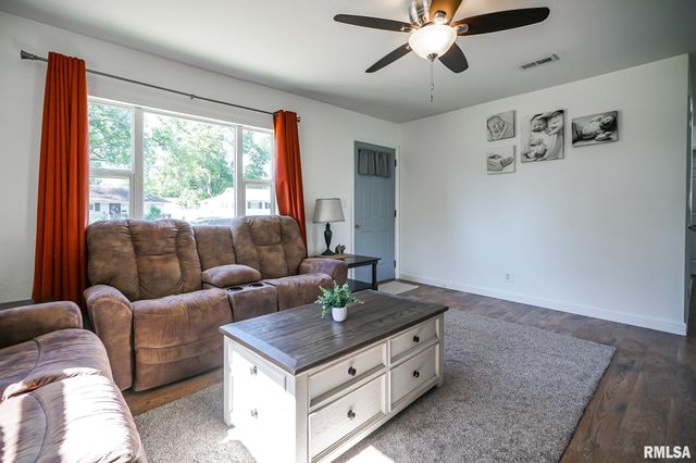 1020 LINCOLN Road, Marquette Heights, IL 61554
