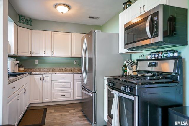 1020 LINCOLN Road, Marquette Heights, IL 61554
