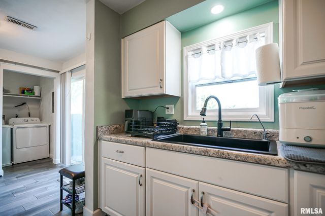 1020 LINCOLN Road, Marquette Heights, IL 61554