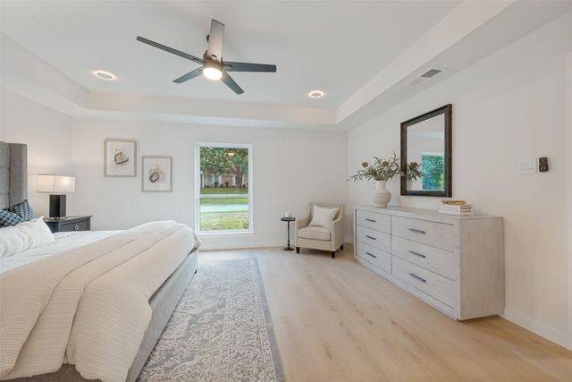 9904 Wandering Way Street, Benbrook, TX 76126