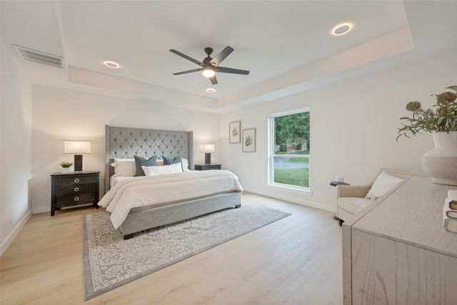 9904 Wandering Way Street, Benbrook, TX 76126