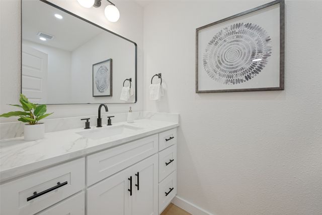9904 Wandering Way Street, Benbrook, TX 76126