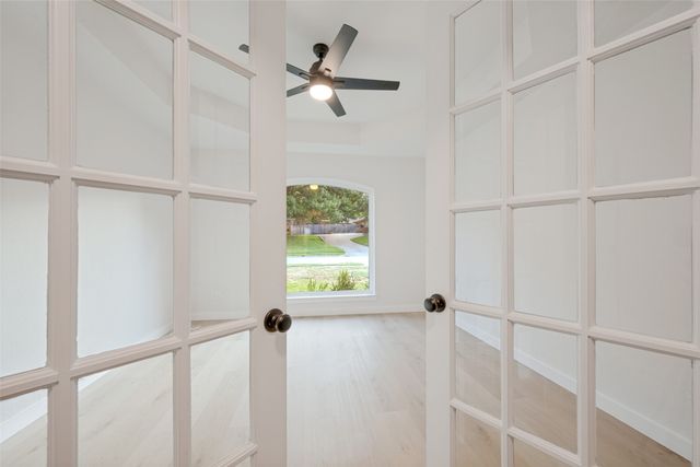 9904 Wandering Way Street, Benbrook, TX 76126