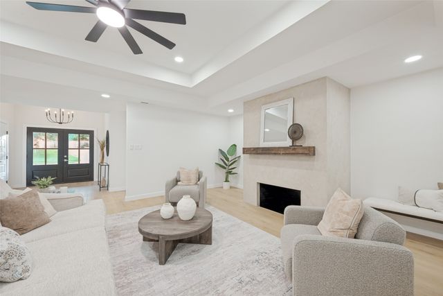 9904 Wandering Way Street, Benbrook, TX 76126