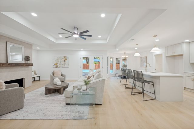 9904 Wandering Way Street, Benbrook, TX 76126