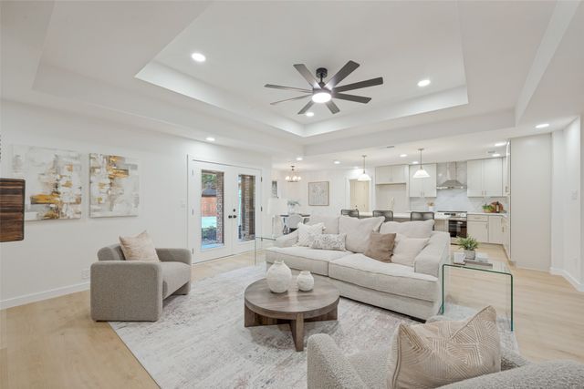 9904 Wandering Way Street, Benbrook, TX 76126