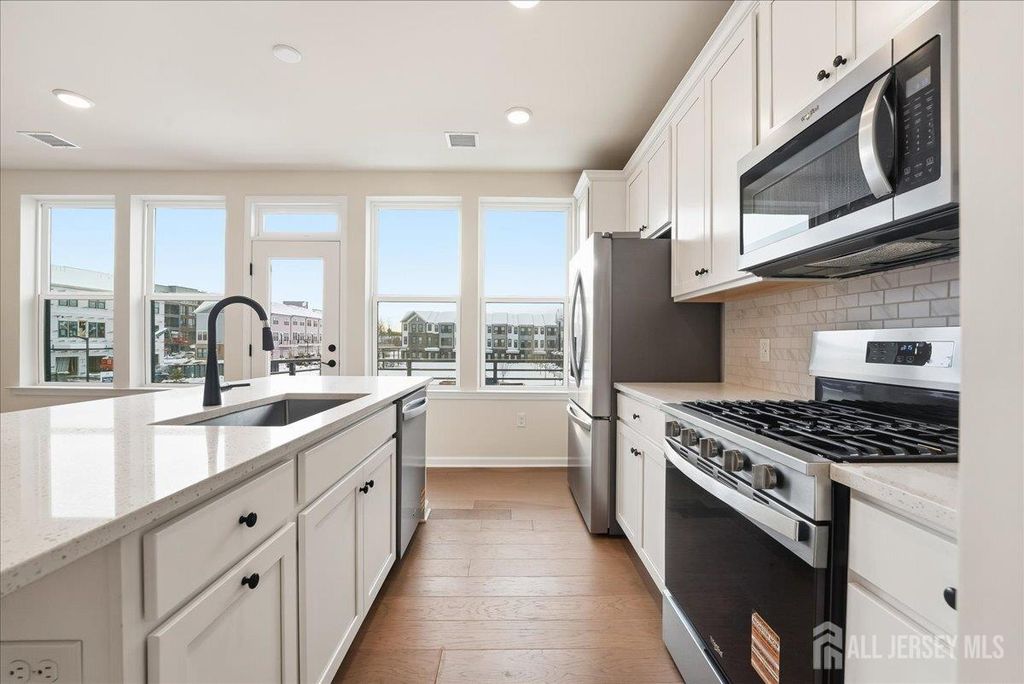 216 Jessie Place, New Brunswick, NJ 08901