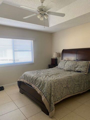 223 SW Maple Terrace, Davie, FL 33325