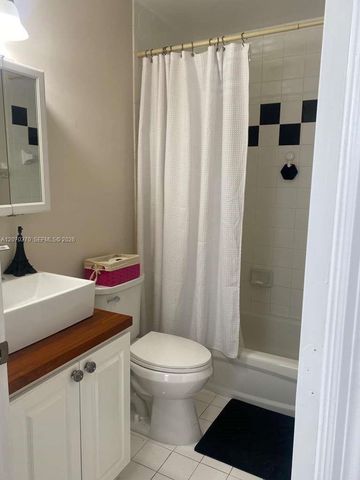 223 SW Maple Terrace, Davie, FL 33325