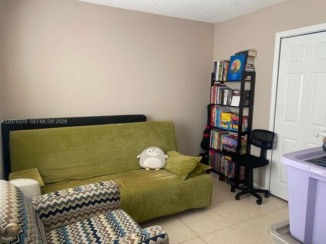 223 SW Maple Terrace, Davie, FL 33325