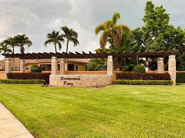 223 SW Maple Terrace, Davie, FL 33325