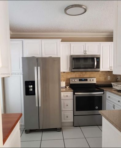 223 SW Maple Terrace, Davie, FL 33325