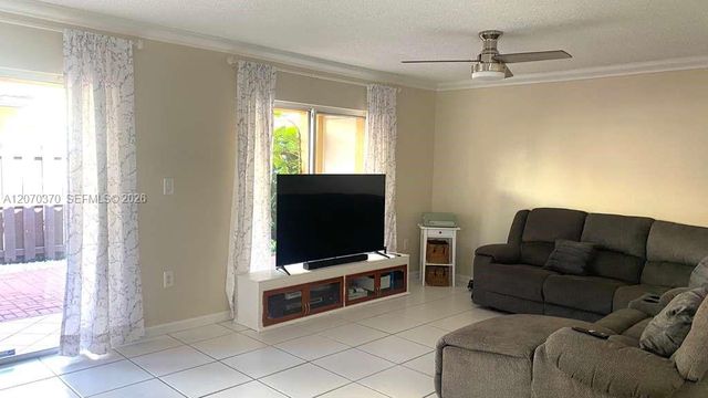 223 SW Maple Terrace, Davie, FL 33325