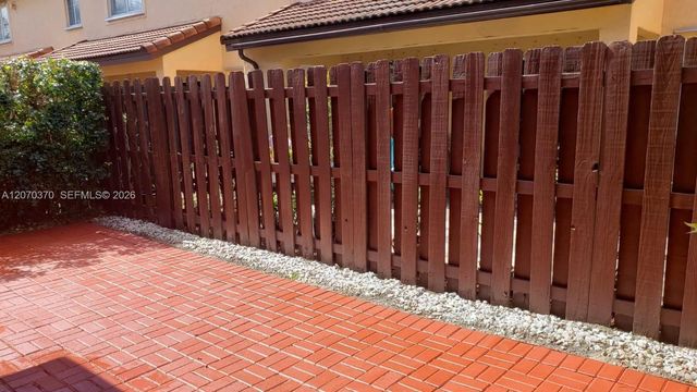 223 SW Maple Terrace, Davie, FL 33325