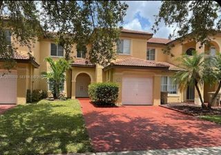 223 SW Maple Terrace, Davie, FL 33325