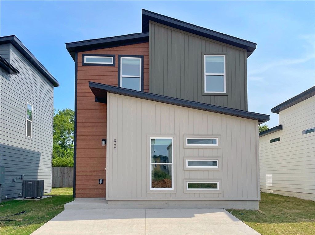 921 Reading Railroad Lane, Bentonville, AR 72713