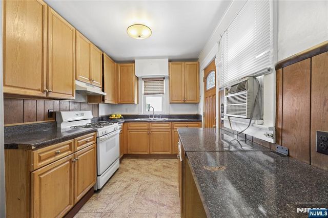 185 Park Avenue, Passaic, NJ 07055