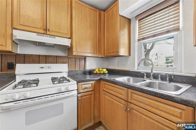 185 Park Avenue, Passaic, NJ 07055