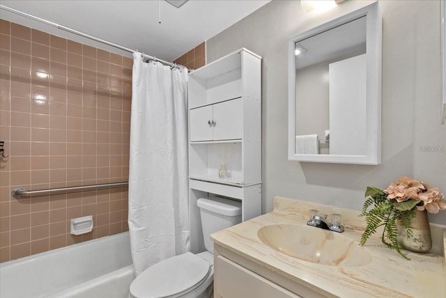 4852 INDEPENDENCE DRIVE, Bradenton, FL 34210