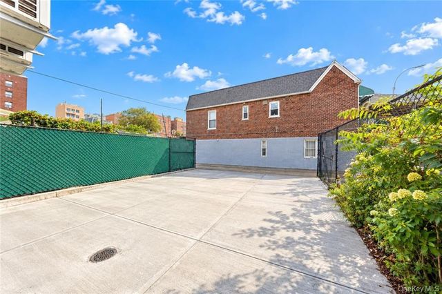 1804 Avenue W, Brooklyn, NY 11229