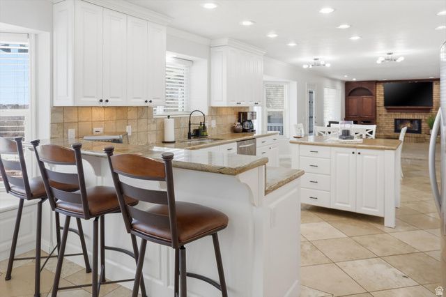 5554 S WHITE SPRINGS DR, Murray, UT 84123