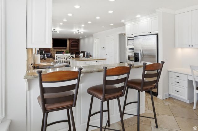 5554 S WHITE SPRINGS DR, Murray, UT 84123