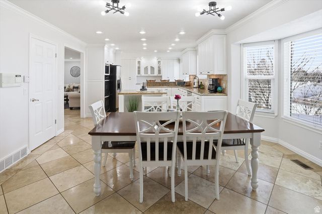 5554 S WHITE SPRINGS DR, Murray, UT 84123