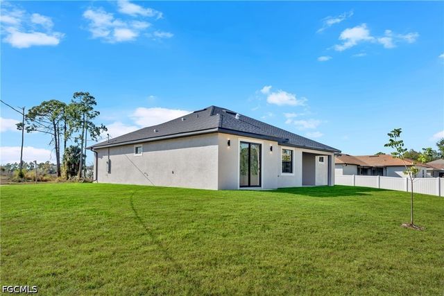 1142 Edelweiss ST E, Lehigh Acres, FL 33974