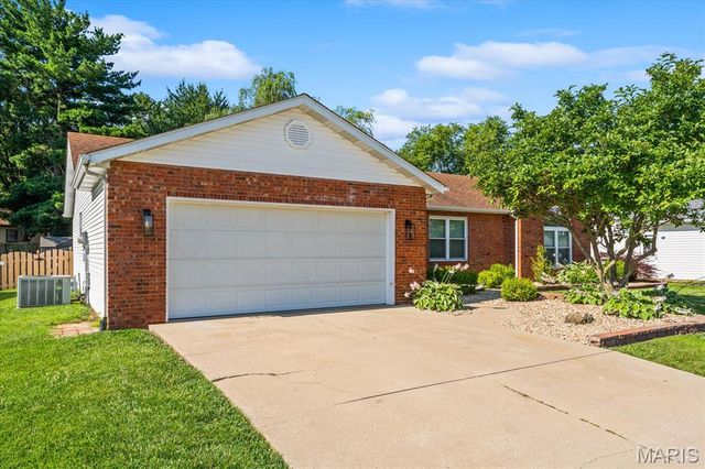 3862 Michael John Drive, Swansea, IL 62226