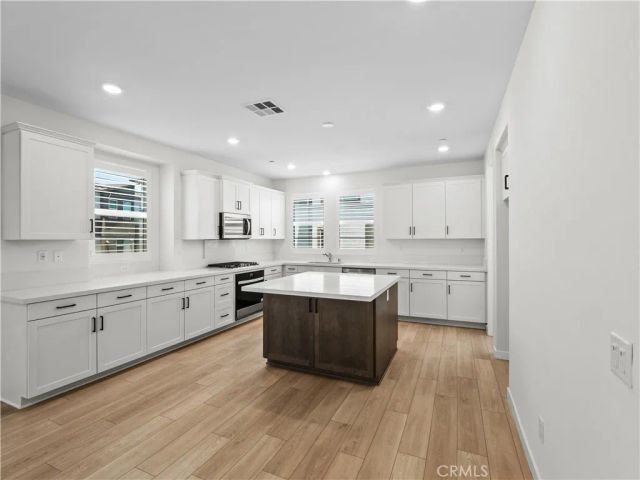 27148 Valley Oak Place, Valencia, CA 91381