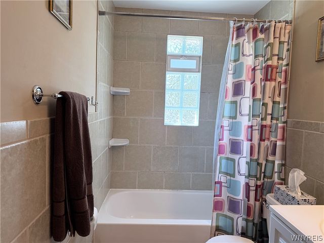 4815 Morgan Pkwy Parkway, Hamburg, NY 14075
