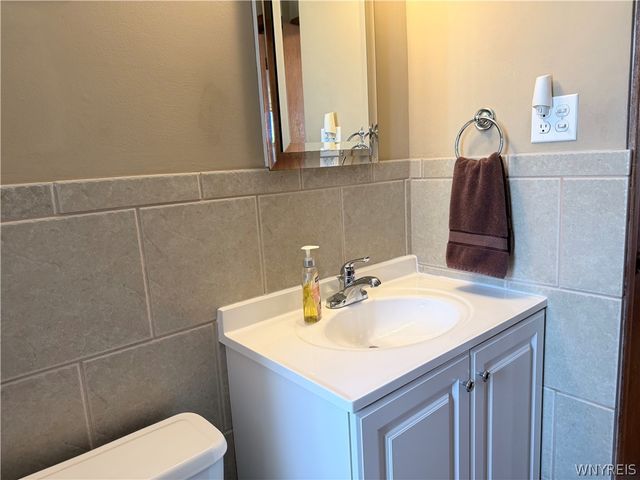 4815 Morgan Pkwy Parkway, Hamburg, NY 14075
