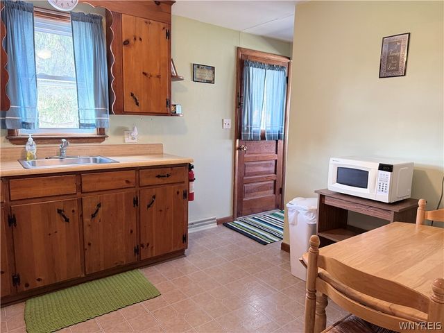 4815 Morgan Pkwy Parkway, Hamburg, NY 14075