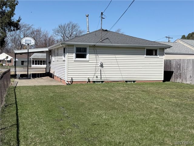 4815 Morgan Pkwy Parkway, Hamburg, NY 14075