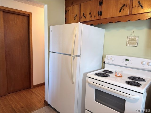 4815 Morgan Pkwy Parkway, Hamburg, NY 14075
