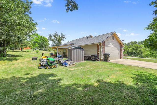 21599 S Sunny Lake Road, Claremore, OK 74019